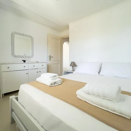 Holidays In Ios 迈洛波塔斯