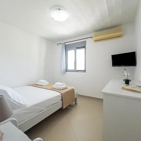 Holidays In Ios 4* 迈洛波塔斯