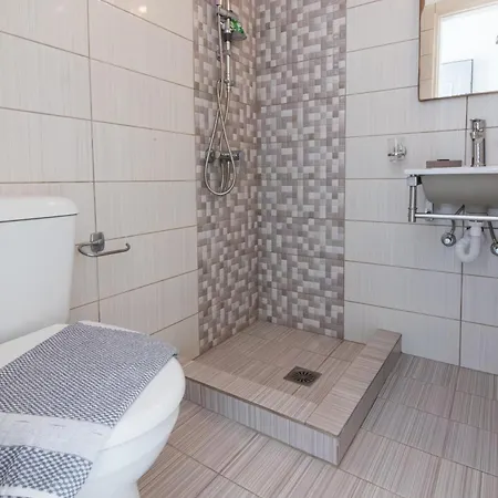 招待所 Holidays In Ios 迈洛波塔斯