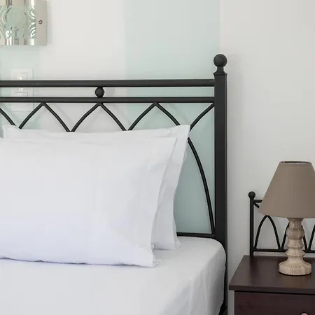 Holidays In Ios 迈洛波塔斯