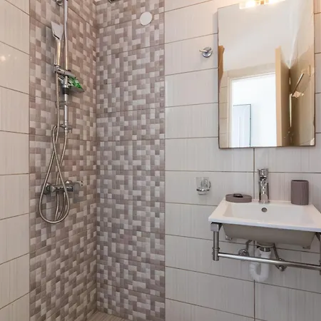 Gasthuis Holidays In Ios