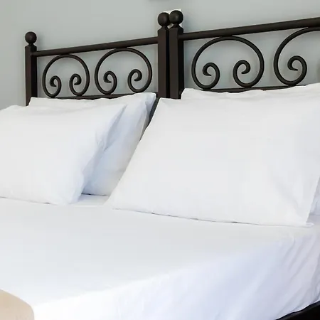 Holidays In Ios Gasthuis 4*