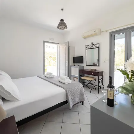 Holidays In Ios 迈洛波塔斯