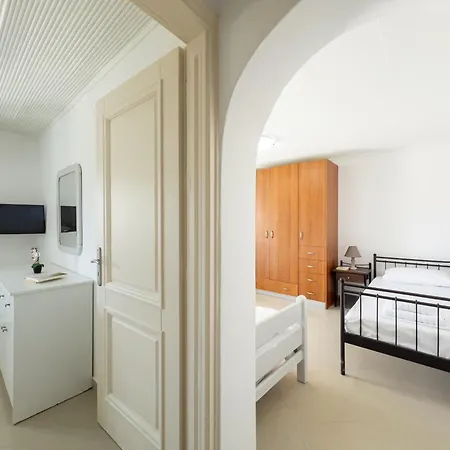 招待所 Holidays In Ios 迈洛波塔斯